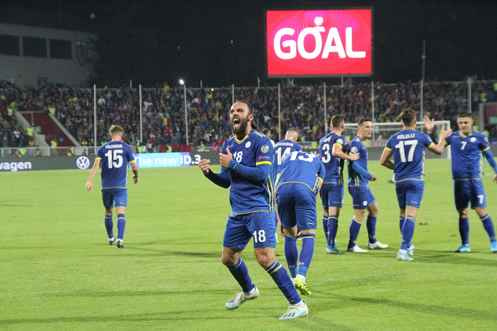 Vedat Muriqi celebrates his goal vs Montenegro