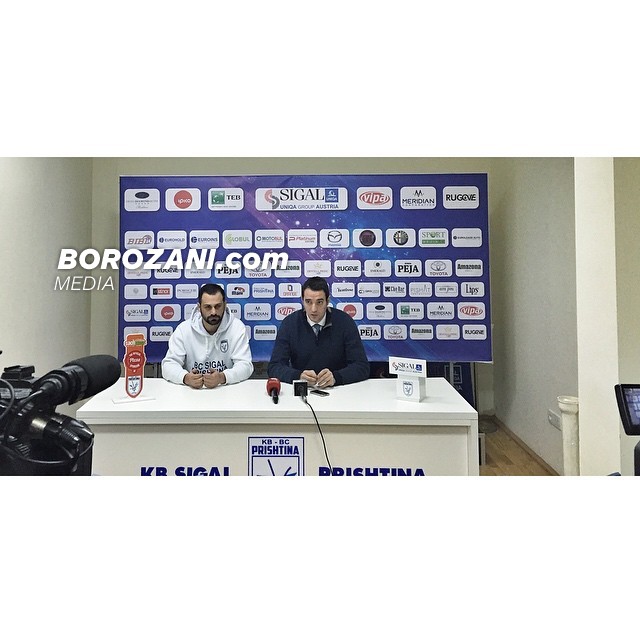 Me palestrën përplotë, drejt fitores
