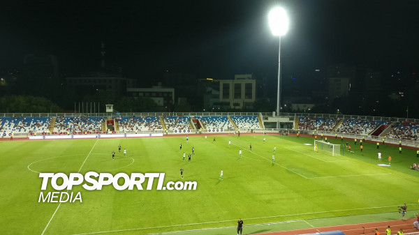 Nga një gol për pjesë, Milan mposht Feronikelin Nga një gol për pjesë, Milan mposht Feronikelin