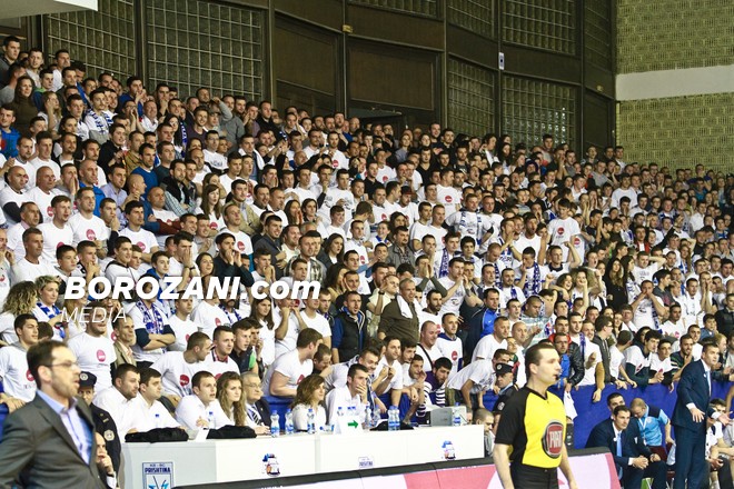 Prishtina e Bashkimi luajnë, Peja pushon