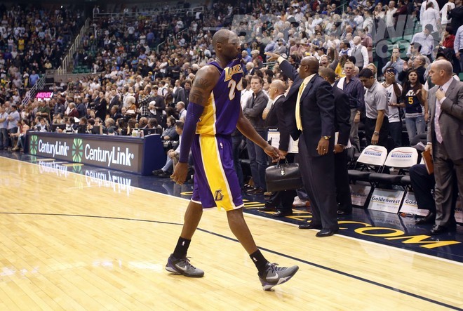 Lakers humb rrugën!