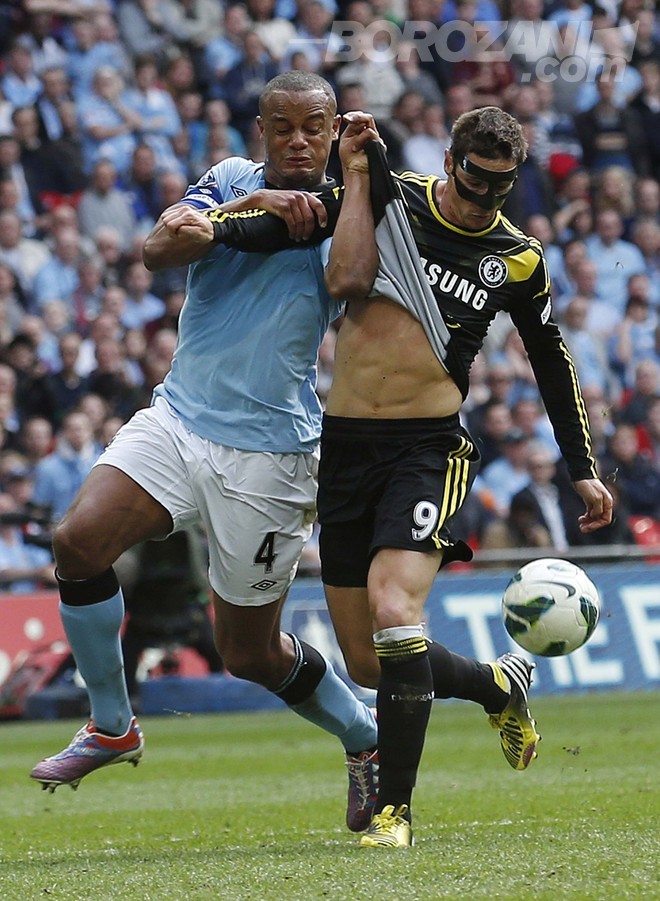 Kompany mungon një muaj
