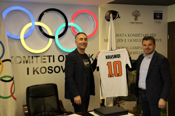 Kryetari i Ballkanit i dhuron fanellën me numër “10” presidentit të KOK-ut