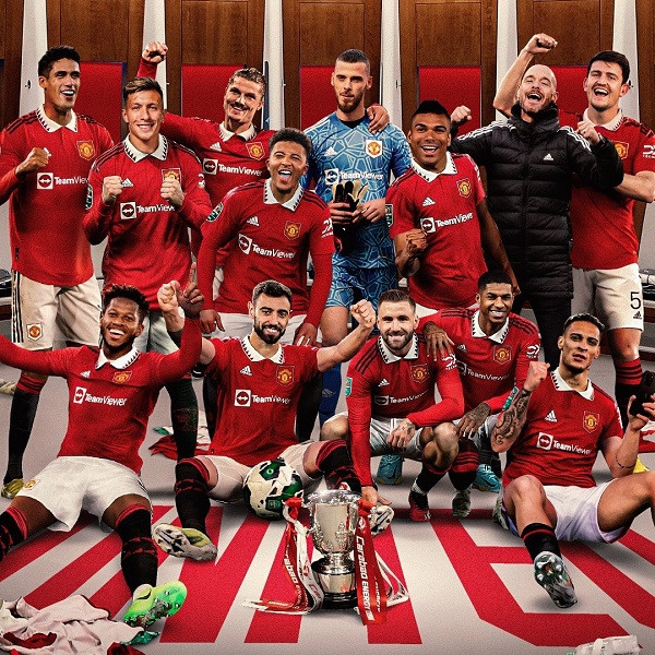 Manchester United fiton trofeun e parë pas 6 vitesh