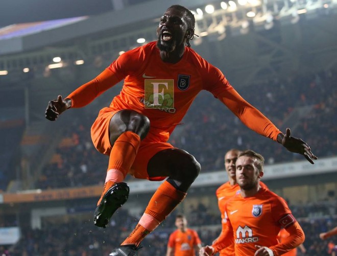 Adebayor përsëri me hattrick ndal Galatën