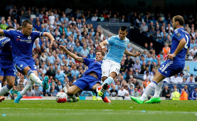 ​City brilant ndaj kampionit