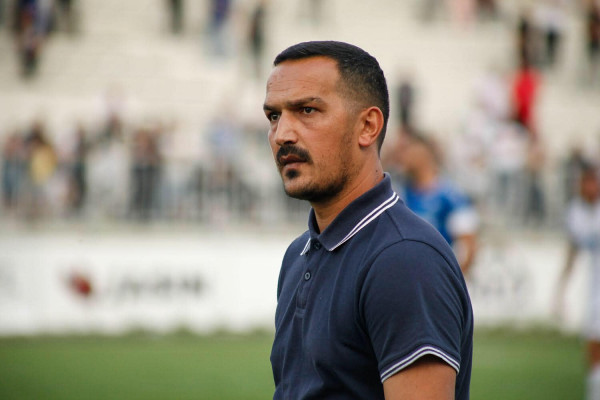 Trajneri i parë i larguar këtë stinor në Superligë - Senad Alirifa