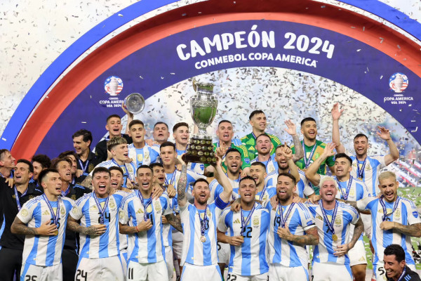 Argjentina - me trofeun rekord të Copa Americas
