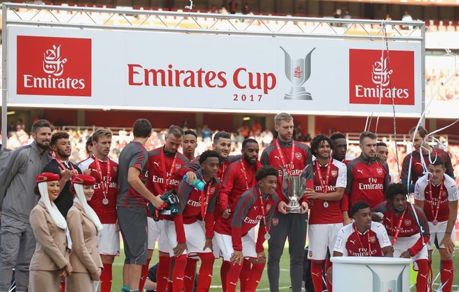 Golaverazhi vendos, Arsenali fiton ‘Emirates Cup’