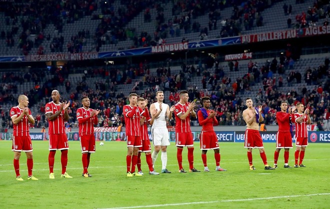 Bayern kalon Anderlechtin që mbeti me 10 lojtarë