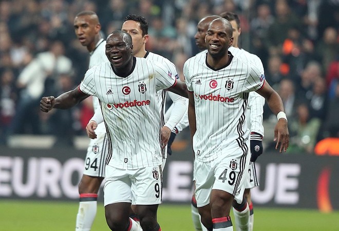 Besiktas me 10 lojtarë eliminon Olympiacosin