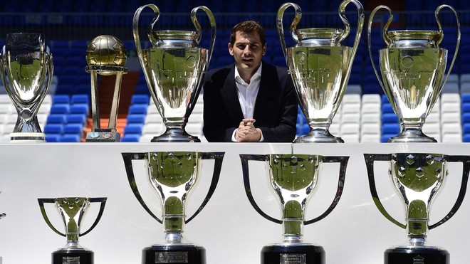 Përshëndetet Casillas