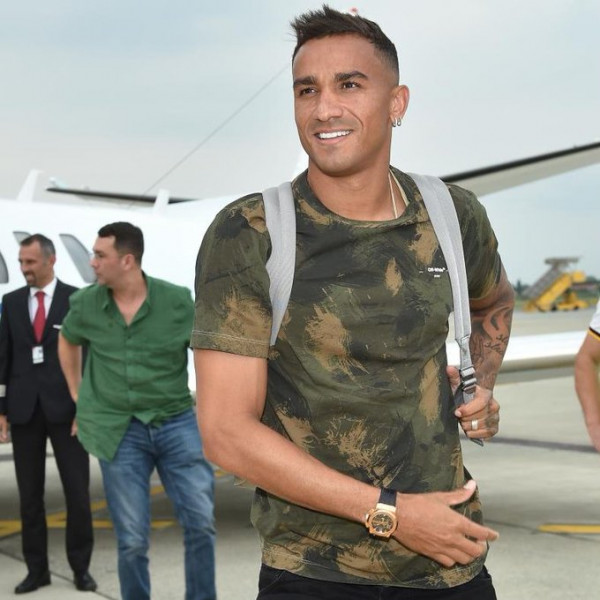 Danilo arrin në Torino, Cancelo drejt Cityt