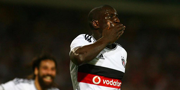 Demba Ba shkëlqen