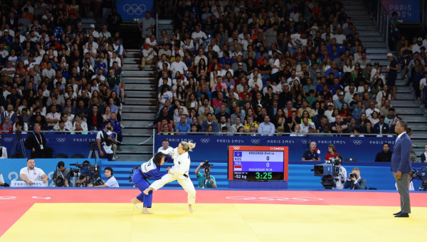 Distria Krasniqi fiton me ippon, kalon në çerekfinale