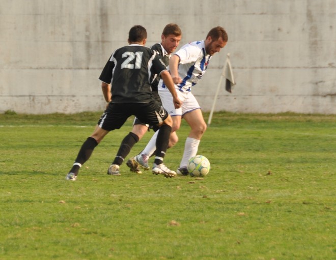 Fazliu me hat-trick