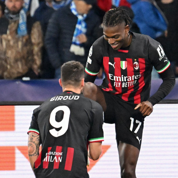 Milan në gjysmëfinale, eliminon Napolin