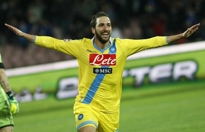 Hat-trick i Higuainit siguron fitoren