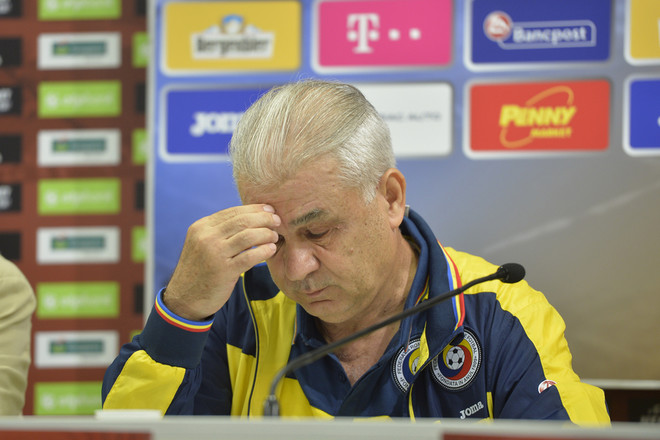 Kritikohet trajneri i Rumanisë