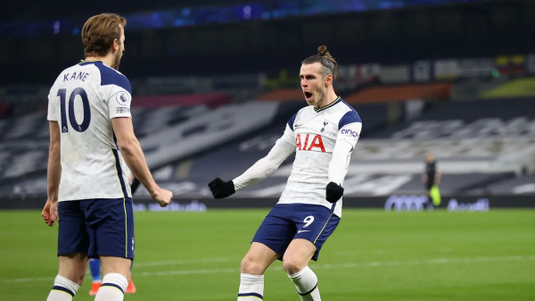 Bale-Kane afrojnë Spursin në TOP4, seria vazhdon