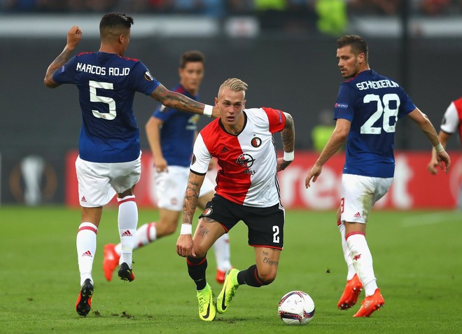 Feyenoord merr 3 pikë të artait