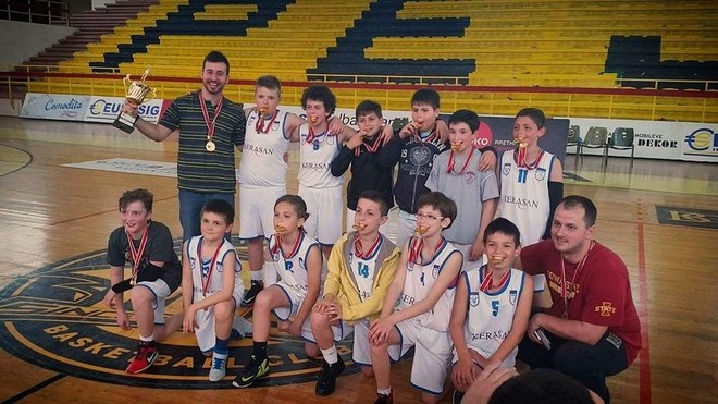 Kerasan U12 merr trofeun