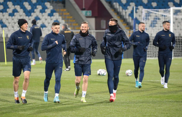 13 lojtarë në stërvitjen e parë 13 lojtarë në stërvitjen e parë