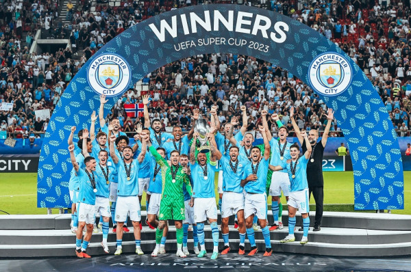 Manchester City shton edhe një trofe në kabinet