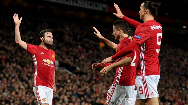 Juan Mata shënon, United në çerekfinale