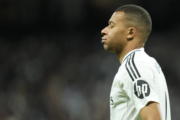 Benzema: Mbappe duhet të adaptohet si 9-she!