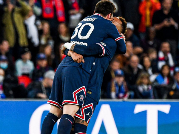 Paris St Germain fiton titullin e dhjetë, me golin e Messit