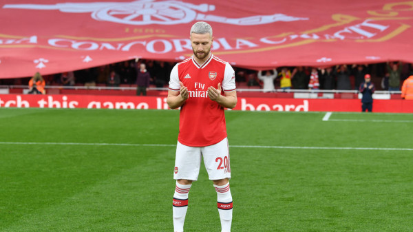 Shkodran Mustafi ndihmon me 16 mijë racione komunitetin Shkodran Mustafi ndihmon me 16 mijë racione komunitetin