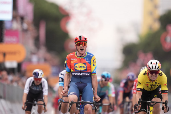 Mads Pedersen historik në etapën historike të Giro d’Italia 2025