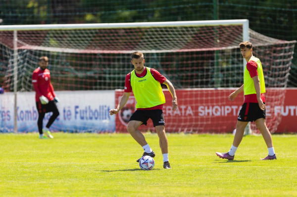 Aberdeen zyrtarizon mesfushorin e kombëtares shqiptare