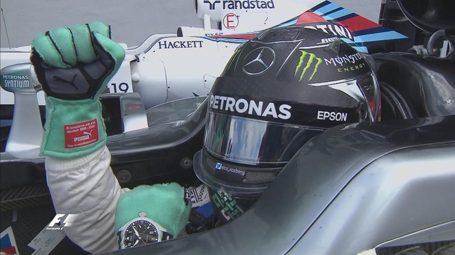Rosberg merr startin, para Hamiltonit
