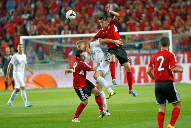 Shqipëria në duel kritik