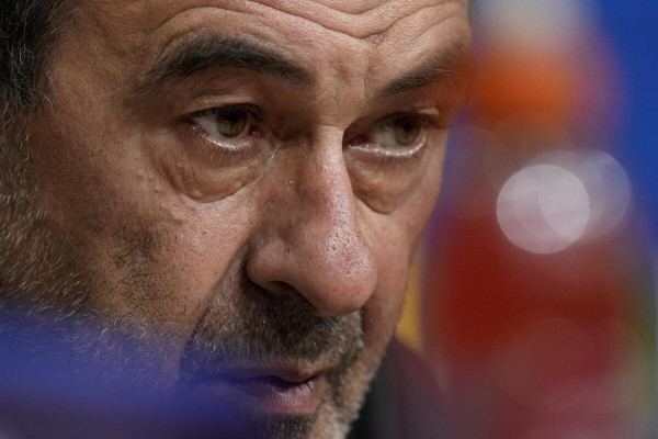 Maurizio Sarri dorëhiqet nga detyra e trajnerit të Lazios