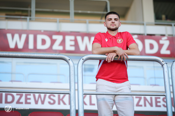 Pas Gallapenit, edhe një shqiptar te Widzew