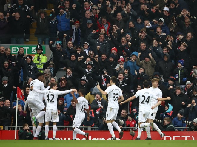 Swansea feston në ‘Anfield Road’