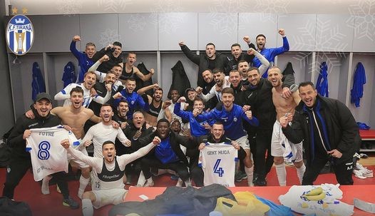 Me gol në minutën e 10 shtesë, Tirana vishet bardhekaltër