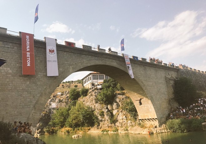 Florid Gashi dhe Shkëlzen Goqi triumfojnë në stilin ‘dallëndyshe’