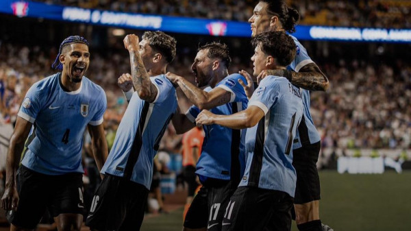 Uruguaji eliminon Brazilin dhe arrin gjysmëfinalen e Copa America