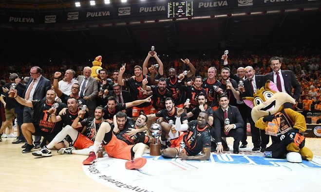 Valencia historike, befason Realin dhe shpallet kampion