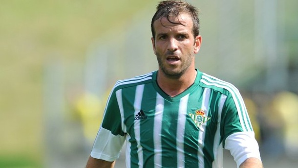 Turqit interesohen për Van der Vaart