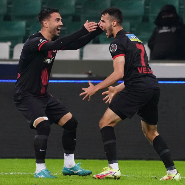Valmir Veliu shënon golin e parë në Superligën turke