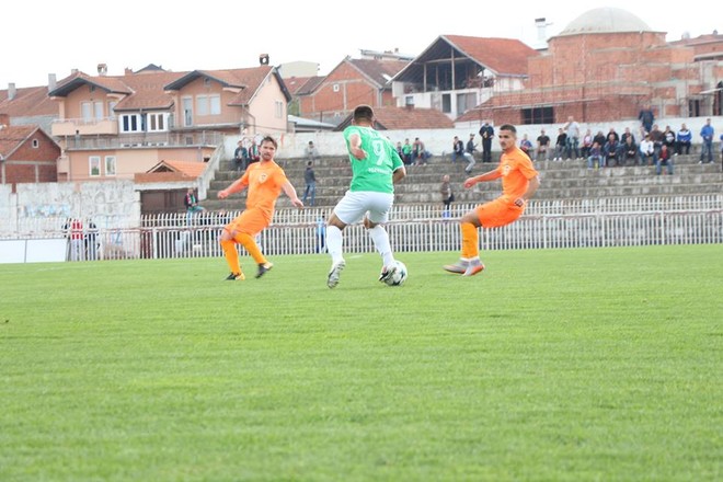 Vllaznia në krizë, Fuad Karabegu kalon te Gjilani