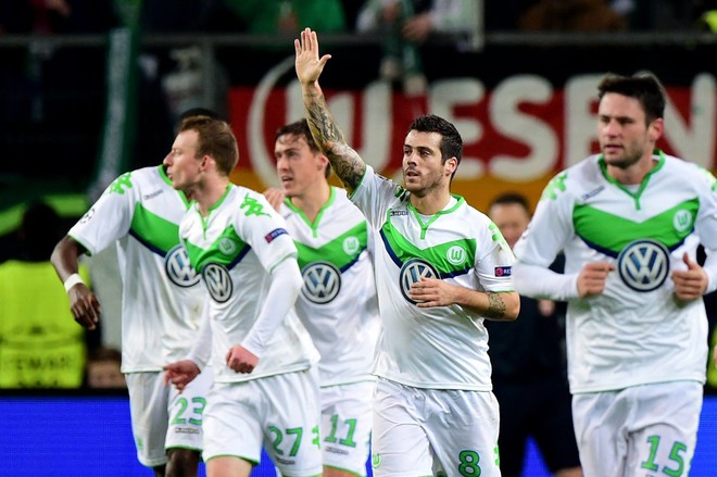 Wolfsburg e PSV ecin, United eliminohet