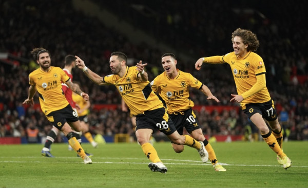 United përsëri dobët, Wolves fiton në “Old Trafford”