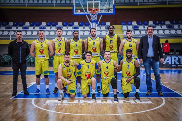 4 lojtarë me double-double në fitore 4 lojtarë me double-double në fitore