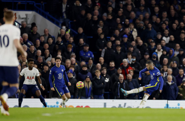 Ziyech me supergol, Chelsea mposhtë Tottenhamin